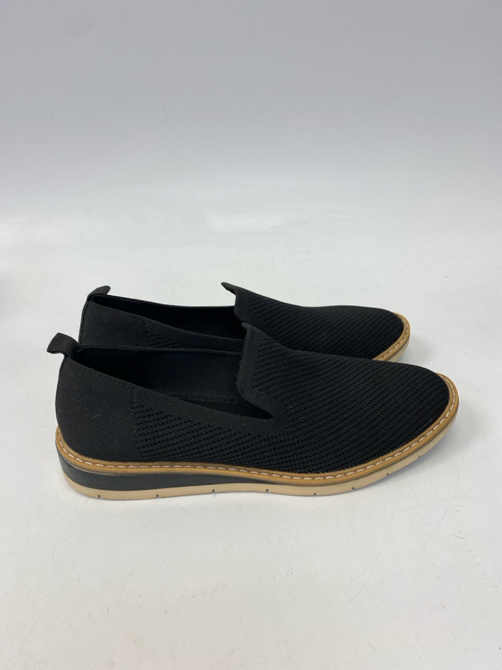 Taryn Rose  Size 9 Black Sneakers