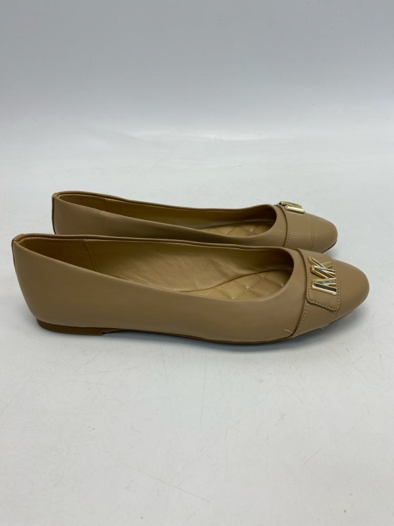 NWOT Michael Kors  Size 9 Tan Gold Logo Flats