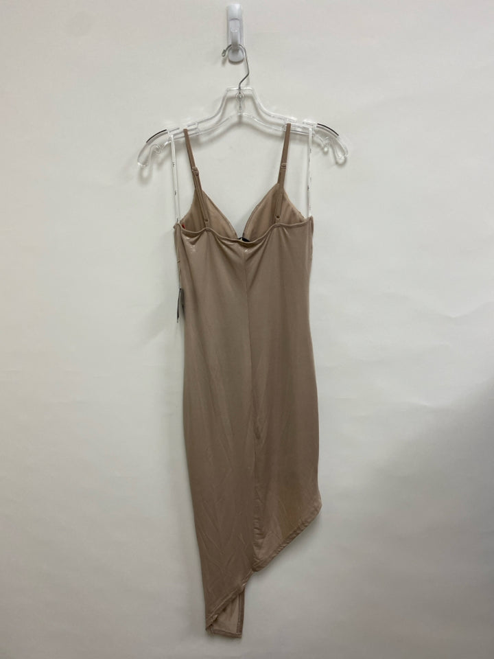 NWT LuLus Size S Beige Silver Iridescent Sleeveless Ladies Dress