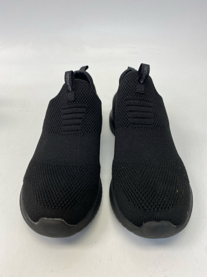 Skechers  Size 6 Black Sneakers