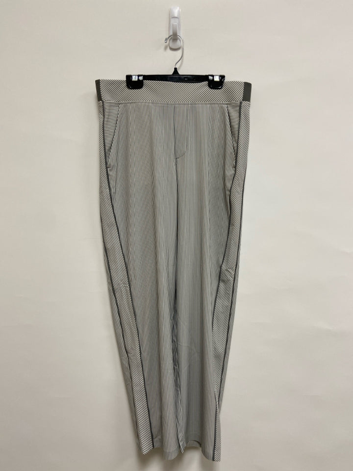 Athleta Size 6 Gray/White Stripes Pull-on Athletic Pants