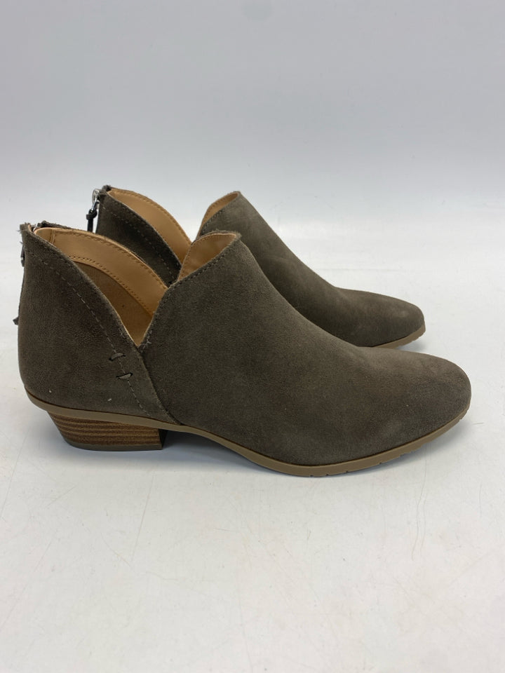 Kenneth Cole US Size 9.5 Taupe Boots