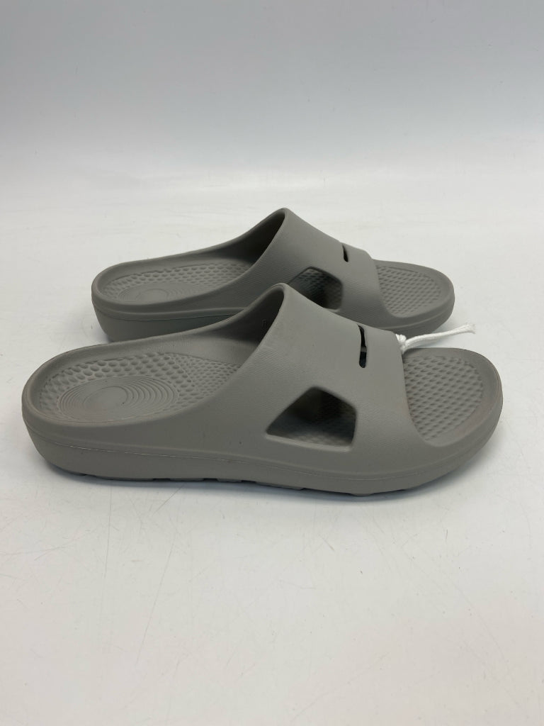 NWT  Revitalign Size 7 Gray Sandals