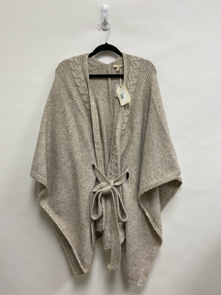 NWT Hem &amp; Thread Size M Oatmeal Poncho Ladies Sweater