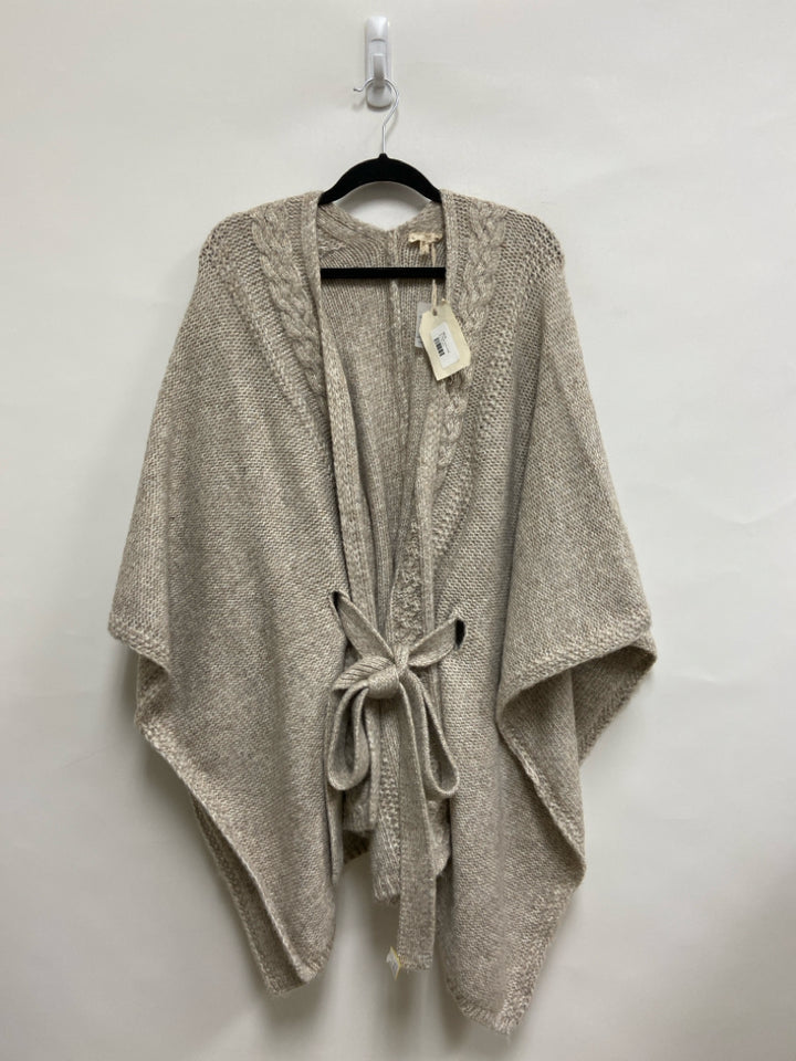 NWT Hem &amp; Thread Size M Oatmeal Poncho Ladies Sweater