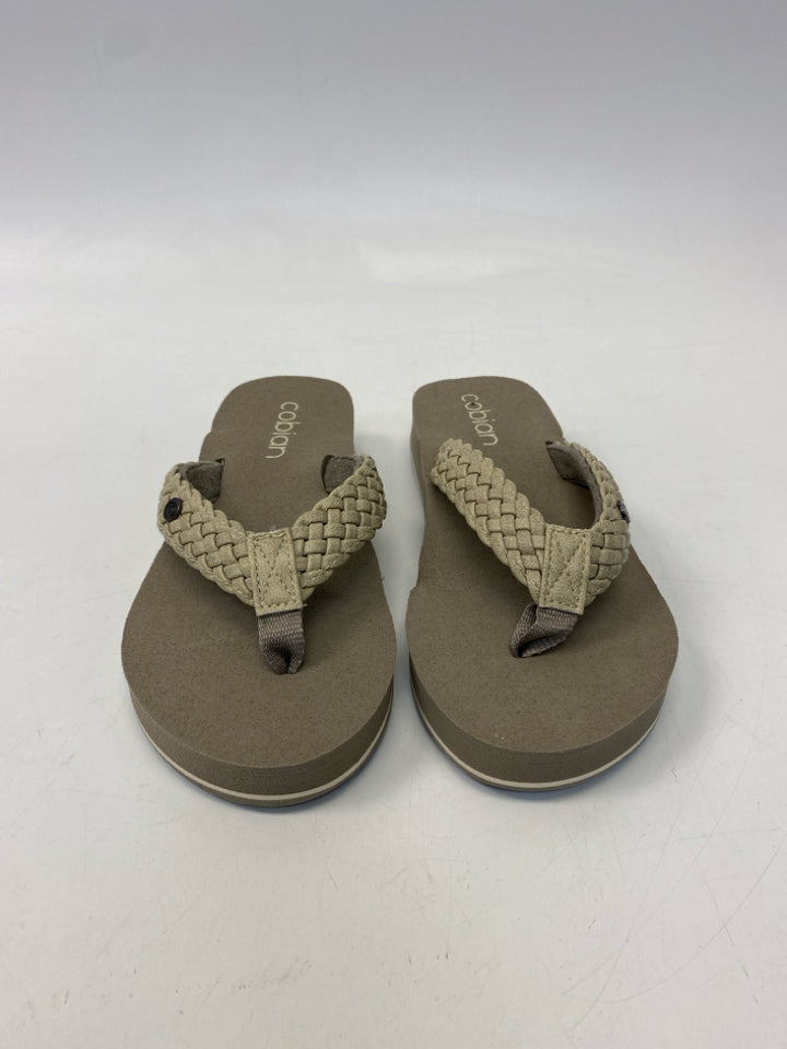 Size 5/6 Cream Brown Sandals