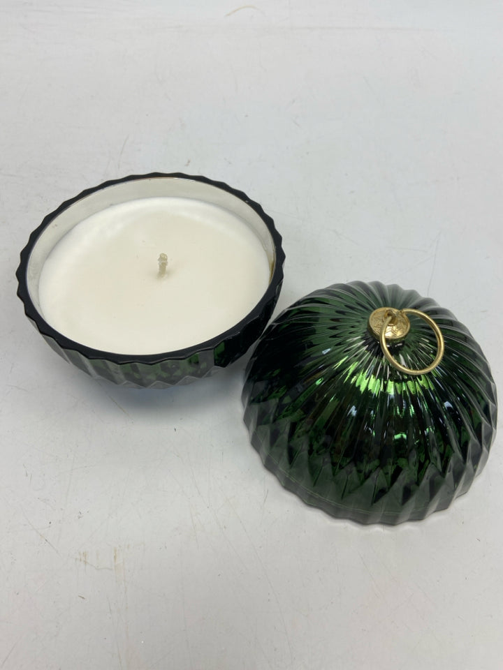 Green Ribbed Christmas