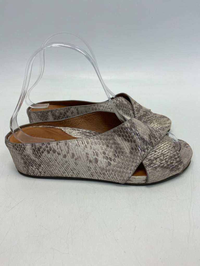 Gentle Souls  Size 7.5 Brown Silver Animal Print Metallic Sandals