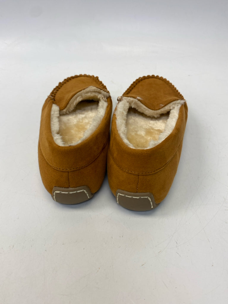 NWOT US Size 9 Brown Slippers