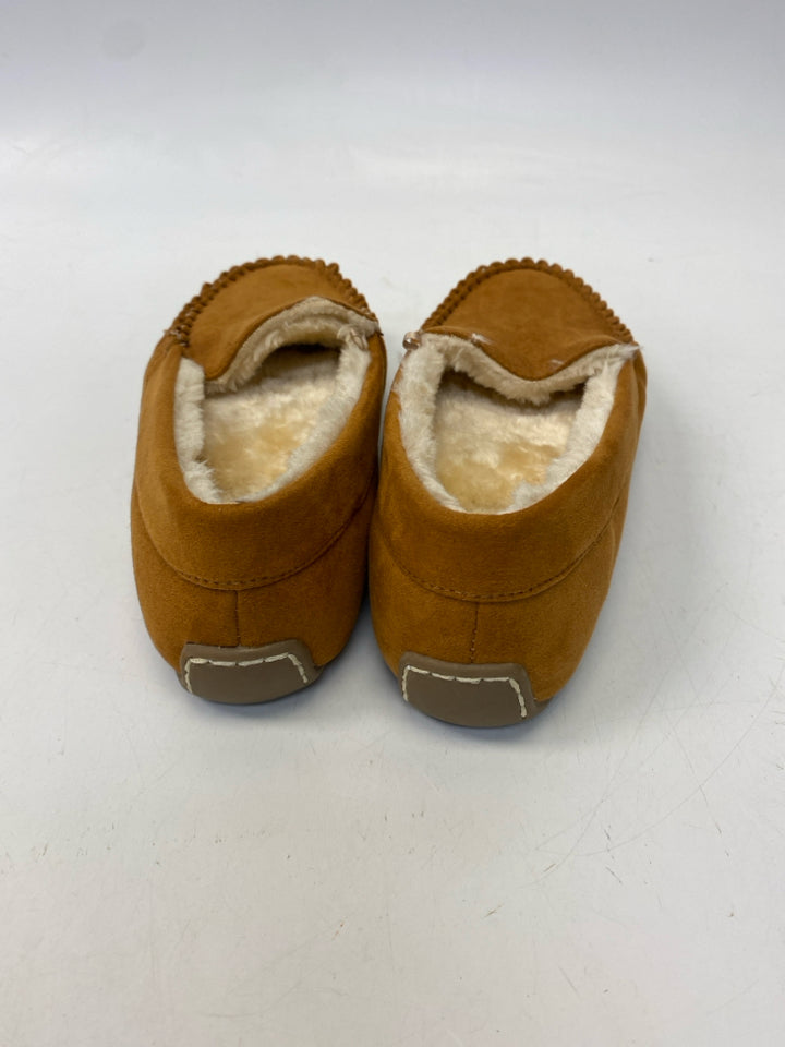 NWOT US Size 9 Brown Slippers
