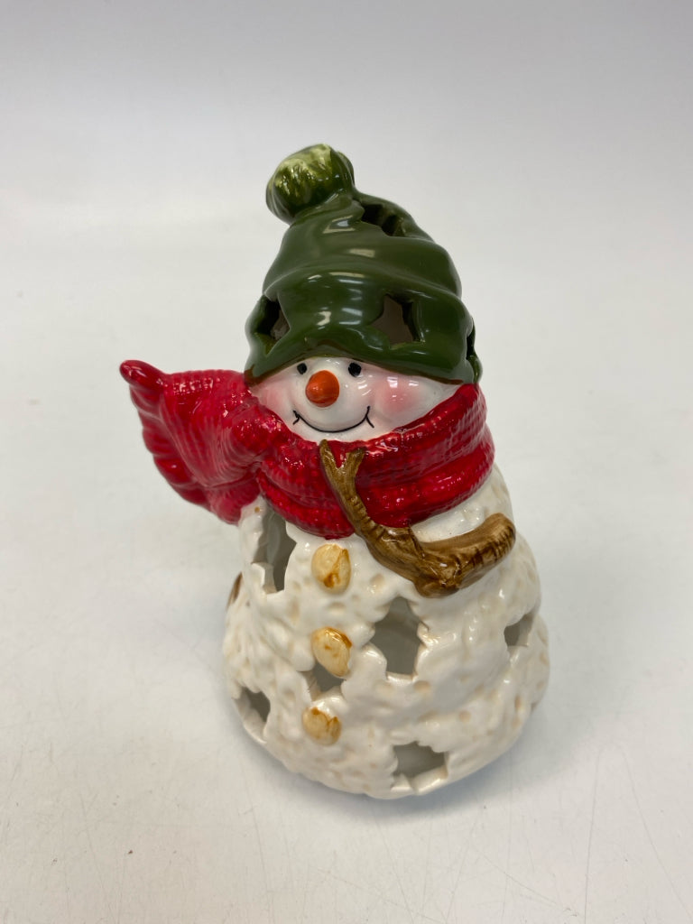 Cream Red/Green Cut-Out Christmas