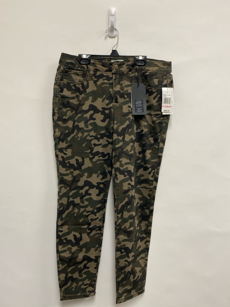 NWT Kensie Size 10 Dark Olive Black Camouflage Ladies Pants