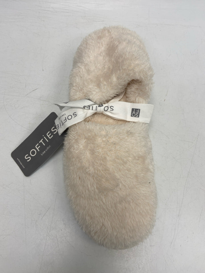 NWT Softie Dream Plush Size L Cream Slippers