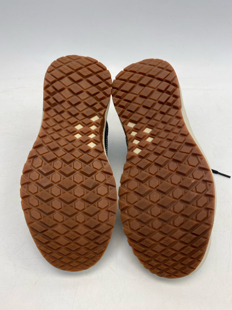 NWOT Vans US Shoe Size 8 Black Tan Lace-up Sneakers
