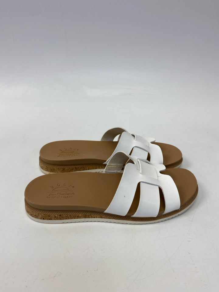 Skechers  Size 6 White Sandals