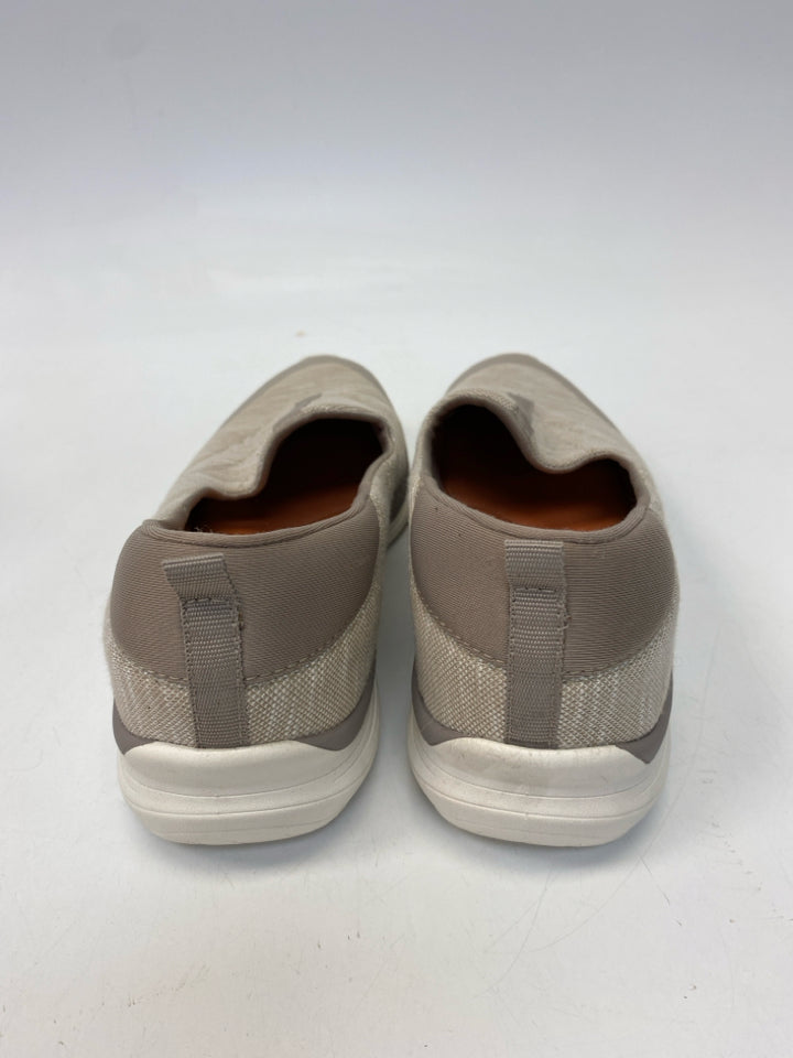 Easy Spirit  Size 11 Cream Sneakers