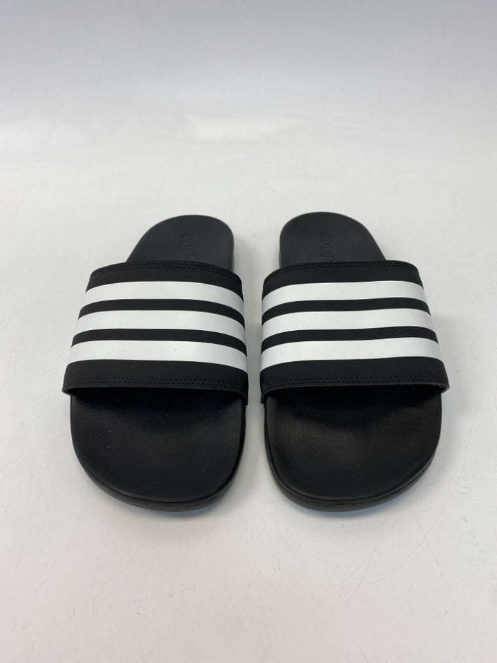Adidas Size 10 Black White Striped Men&
