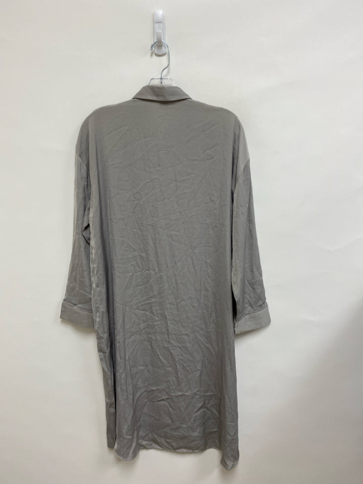 Barefoot Dreams Size S Gray Button Up Ladies Nightgown