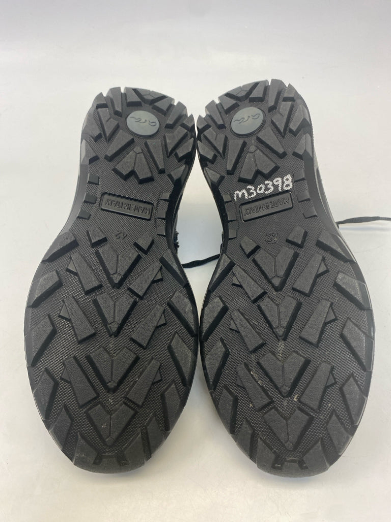 NWOT Black Lace-Up Men&