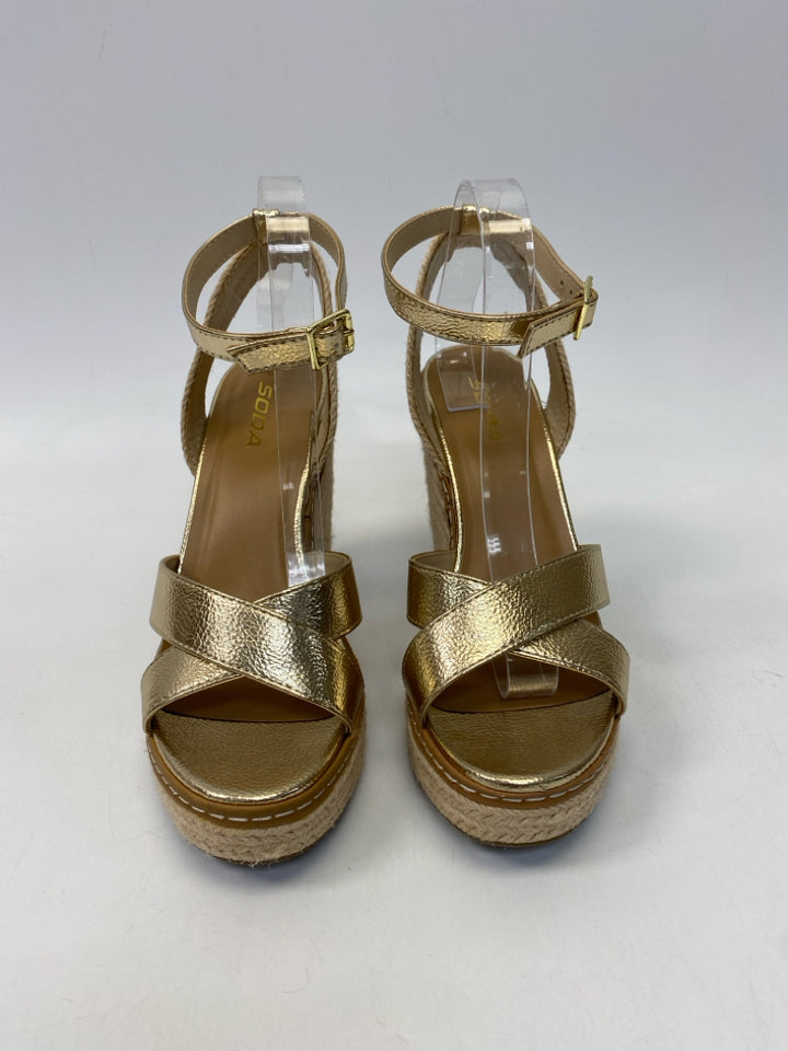 Soda  Size 10 Gold Crisscross Metallic Sandals