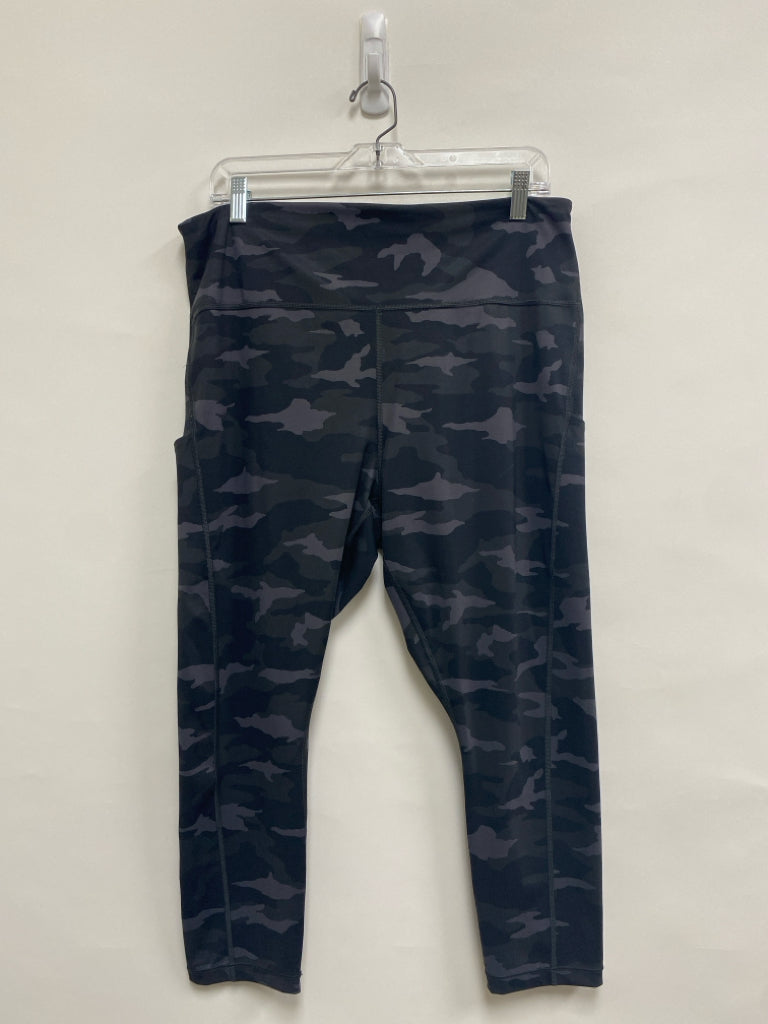 Athleta  SIZE  2X Black Gray Camouflage Plus Size Athletic Legging