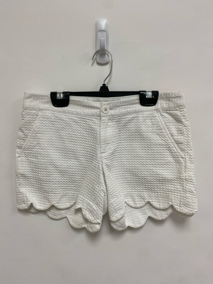 LILLY PULITZER Size 00 White Texture Ladies Shorts