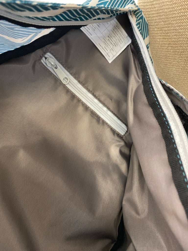 Kavu Green Cream Chevron Handbag
