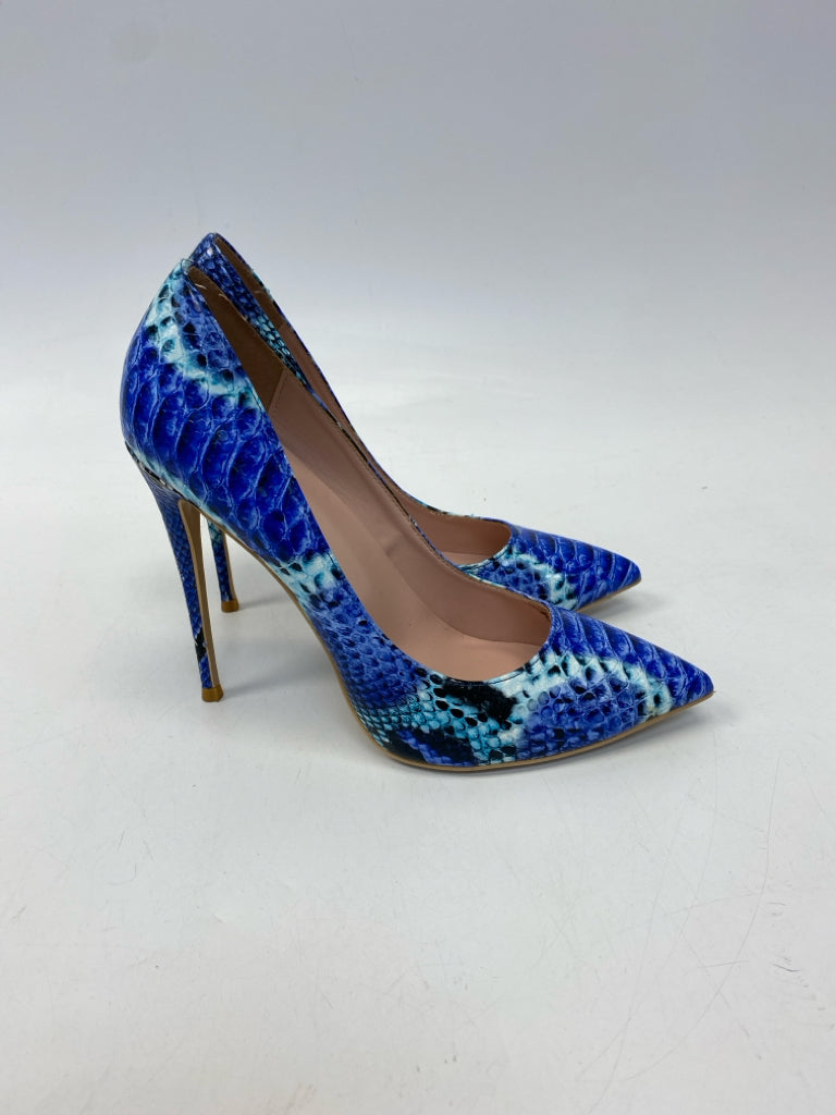 Size 9 Blue Snakeprint Heels