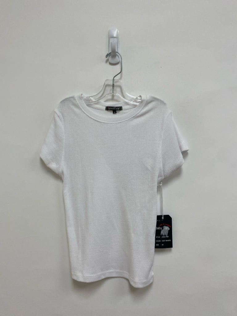 NWT SIZE M White Ribbed Short Sleeve Girl&