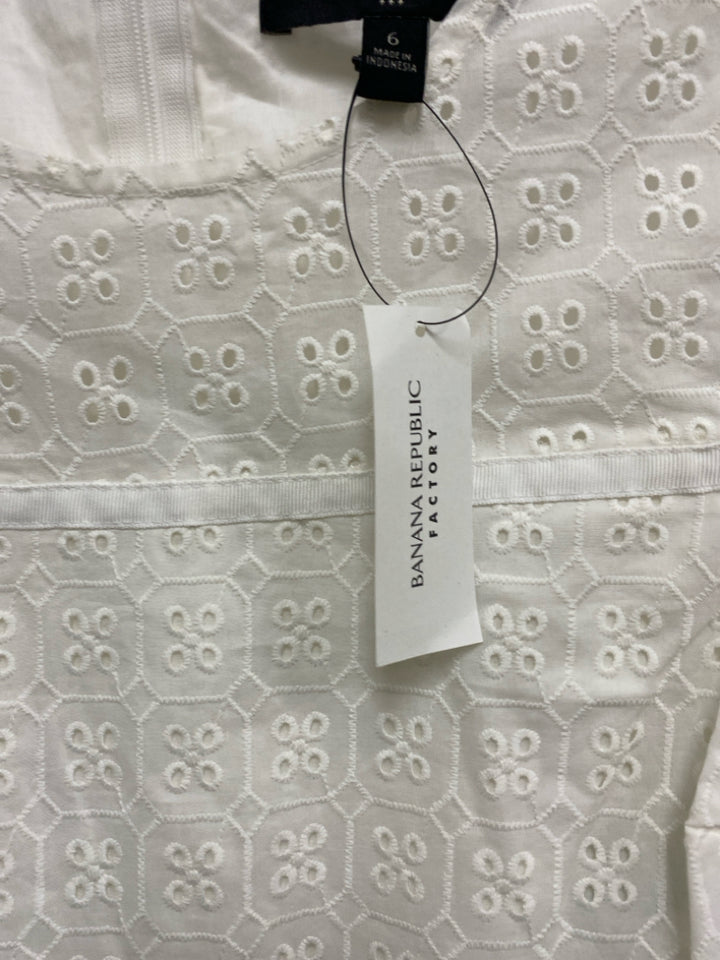 NWT Banana Republic Size 6 White Sleeveless Eyelet Ladies Dress