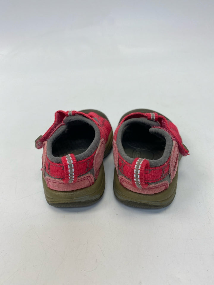 Keen SIZE 4 Dark Pink Gray Girl&