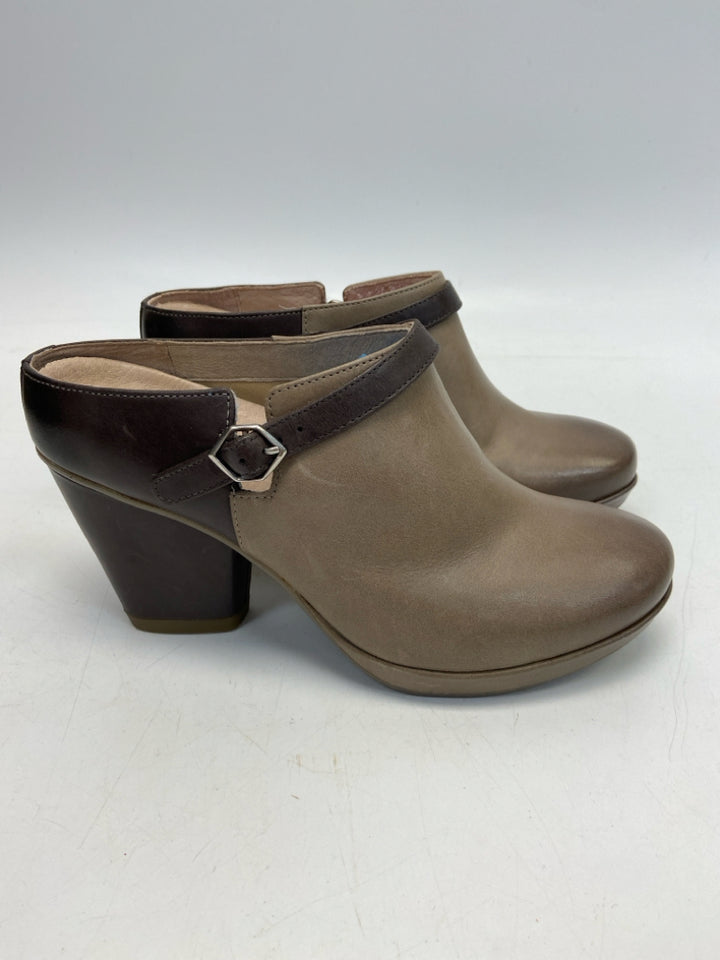 Dansko US Shoe Size 37 Taupe Clogs