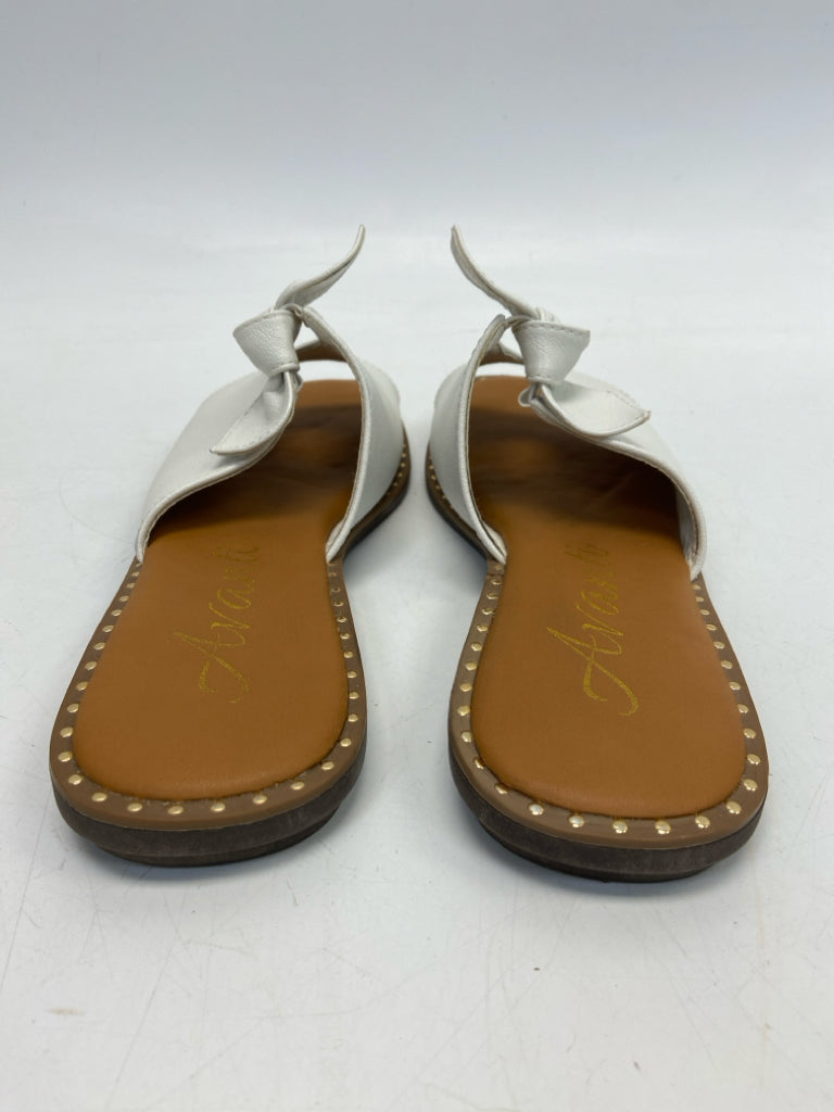 Size 40 White Knotted Sandals