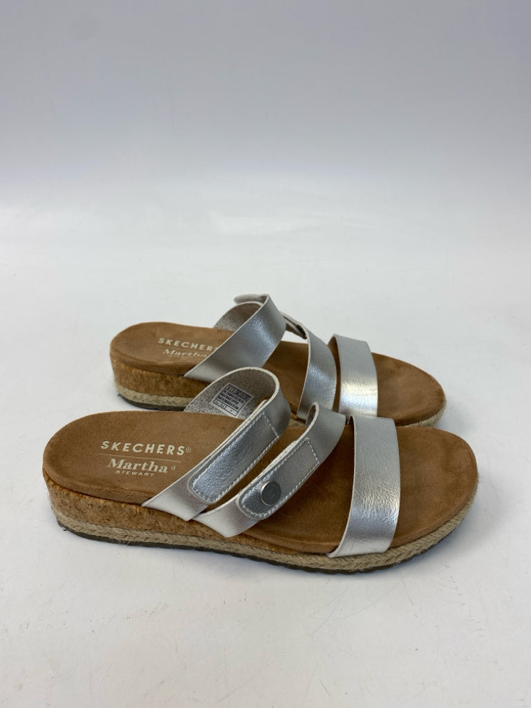 Skechers  Size 6 Silver Sandals