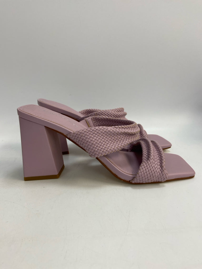 NWOT Marc Fisher  Size 8.5 Lavender Woven Sandals