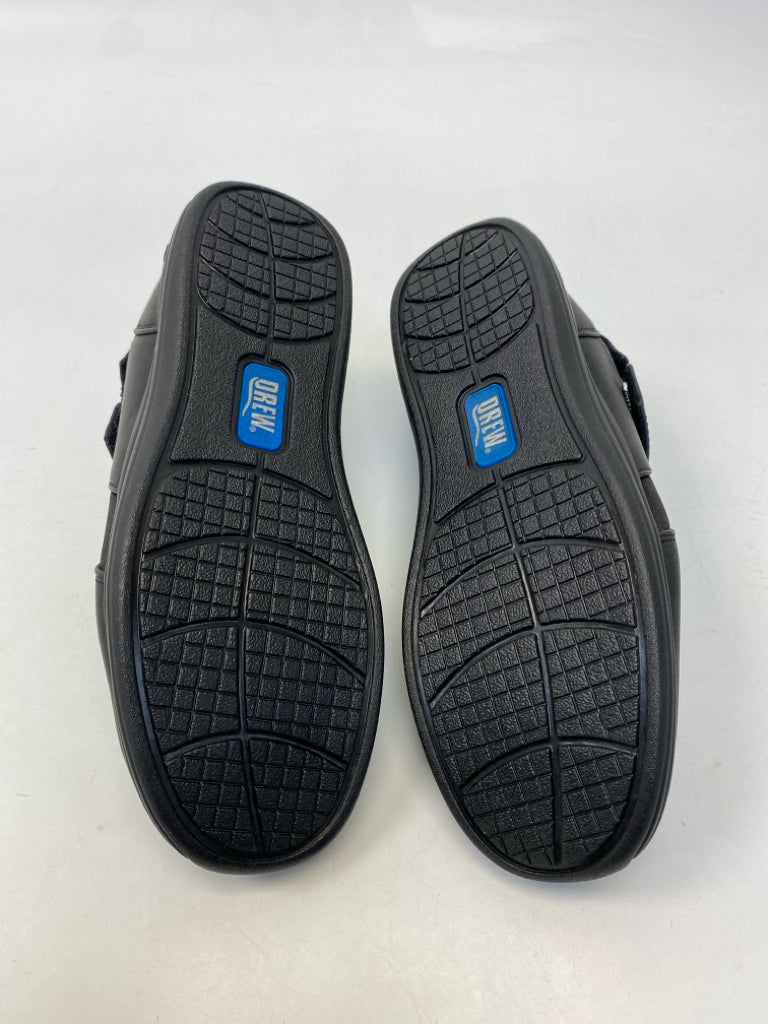 NWOT  Size 6.5 Black Flats