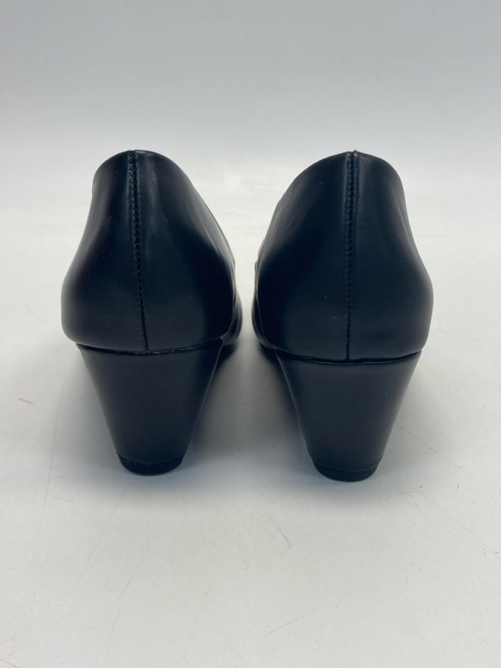 Size 6.5 Black Wedge