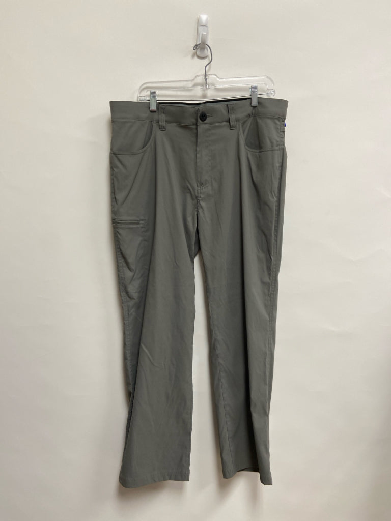 Orvis Size 36 Gray Men&
