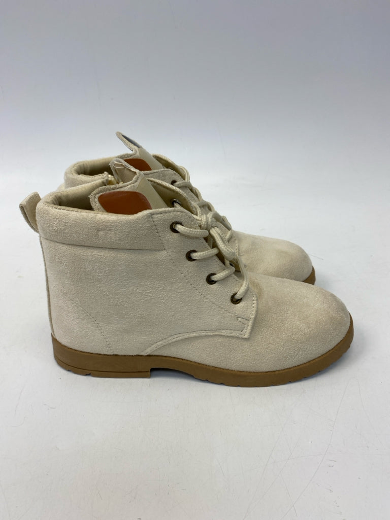 NWOT fabkids SIZE 5 Beige Lace-Up Girl&