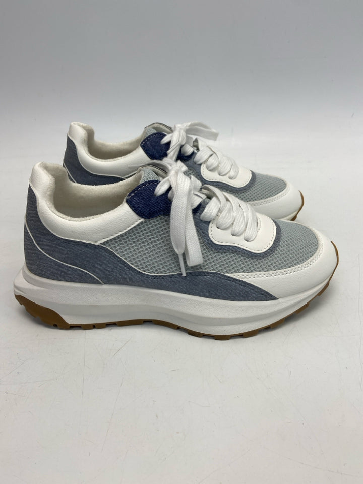 NWOT JellyPop  Size 9 Aqua White Lace-up Sneakers