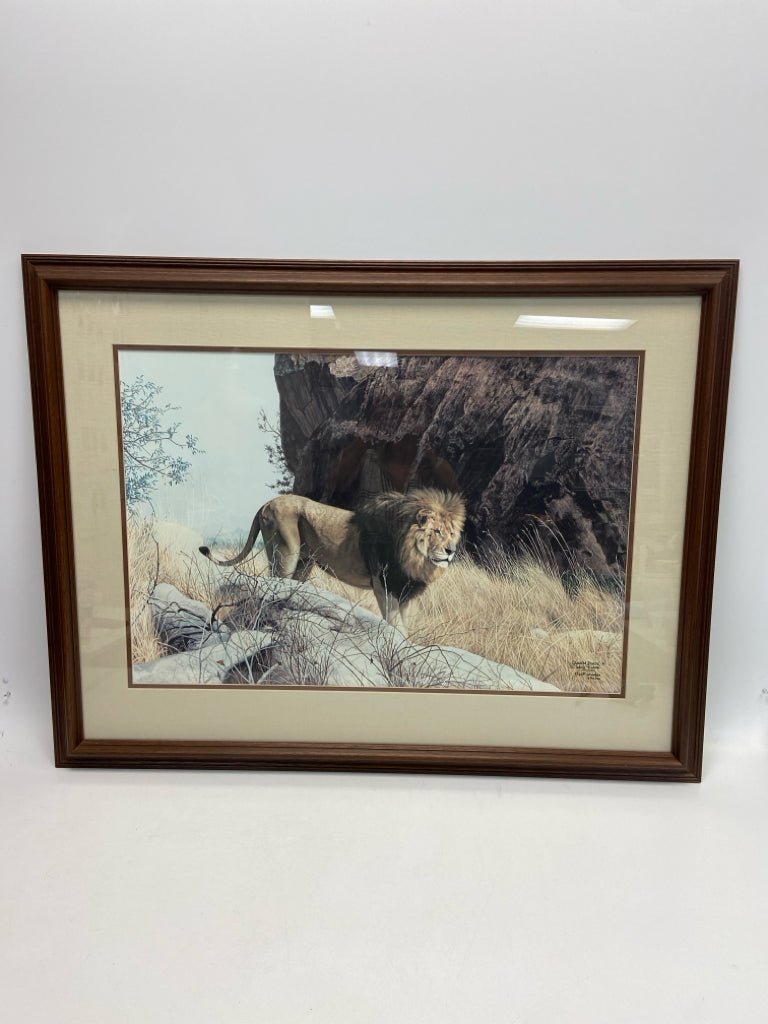 Natural Gray/White Lion Framed Art