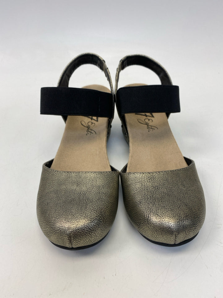 Vintage 7 Eight Size 6.5 Gold Black Metallic Sandals