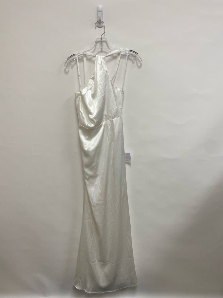 NWT LuLus Size S White Sleeveless Ladies Dress