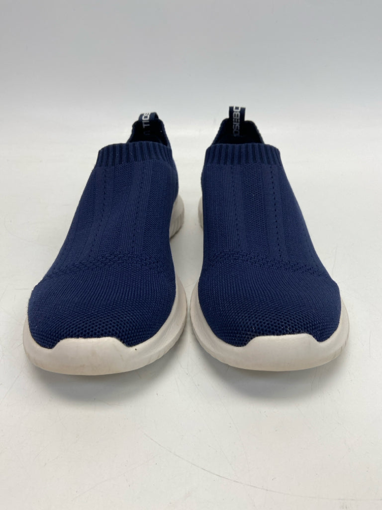 Size 41 Navy Sneakers