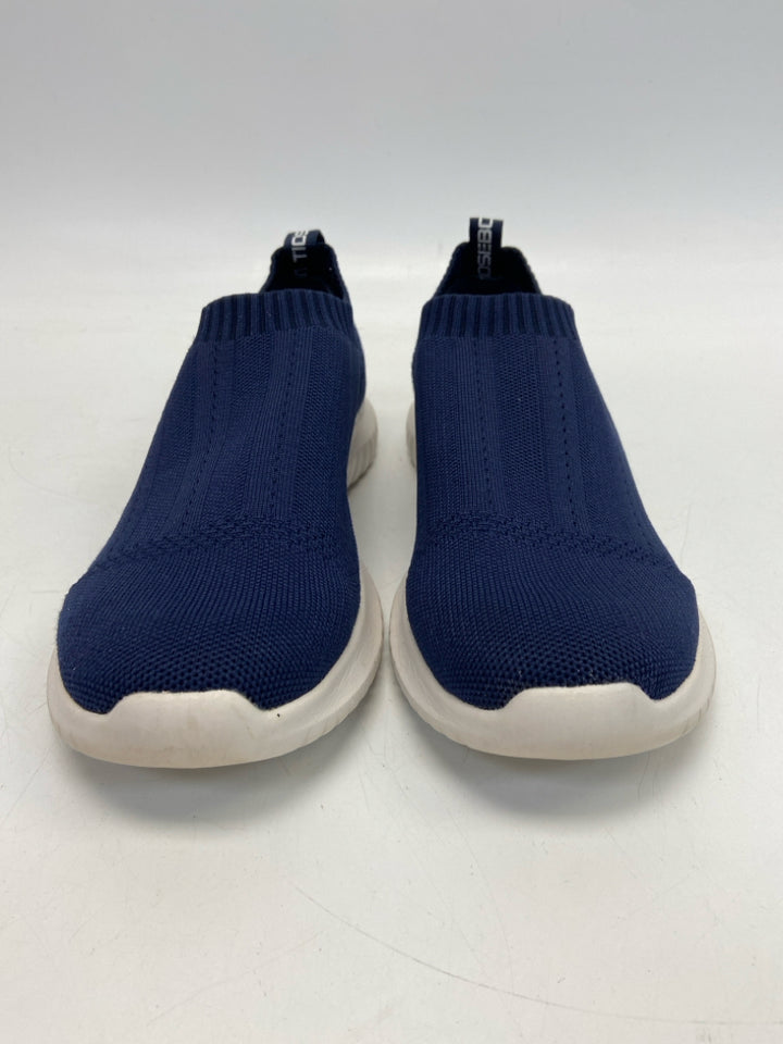 Size 41 Navy Sneakers