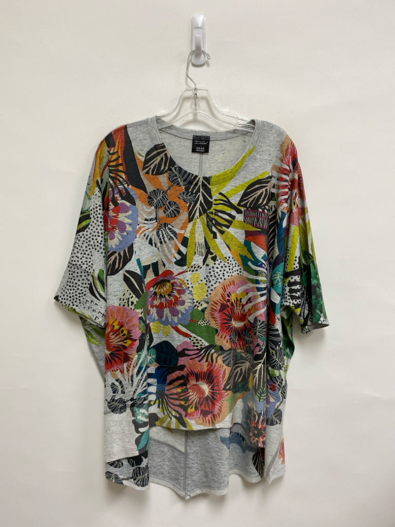 Inoah Size OSFA Gray Multi Color Leaves Ladies Top