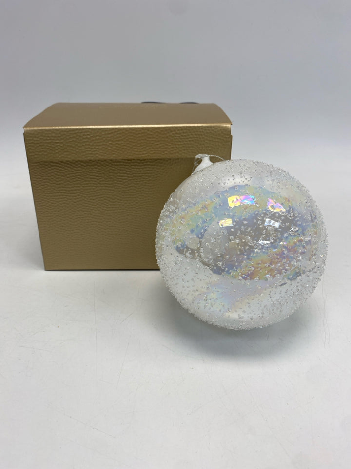 White Texture Glass Ornaments
