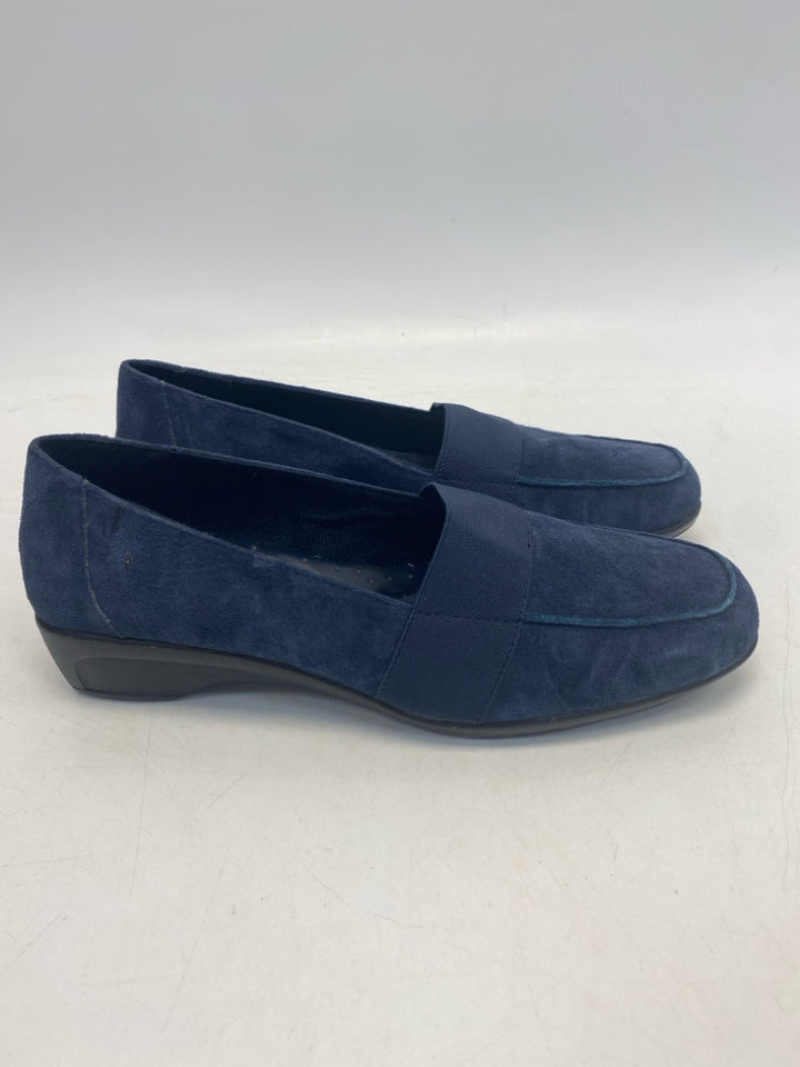 Easy Street  Size 9 WW  Navy Suede Flats **WIDE**