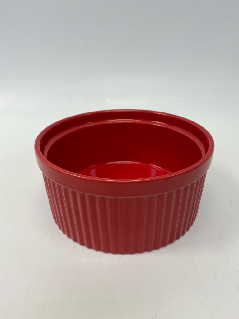 Red Ribbed Stone Bakeware