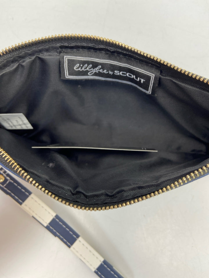 Lillybee Scout Navy White Stripe(s) UNC Wristlet